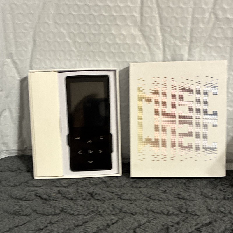 Bluetooth 5.0 MP3 Player 2.4in Screen Black 20-40hr MP3/WMA/WAV/FLAC