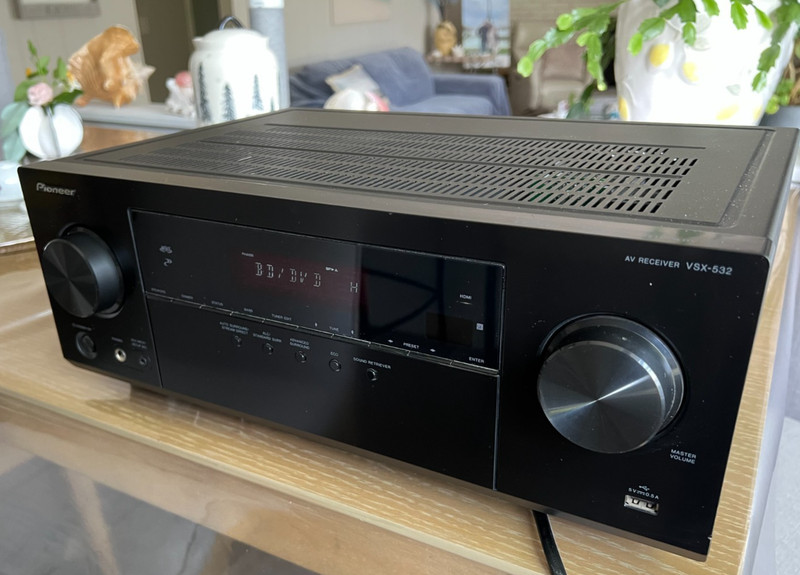 Pioneer VSX-532 5.1 AV Receiver/ No Remote/ Powers ON- Read Description