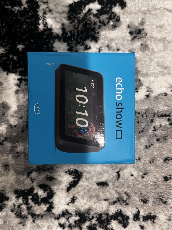 Amazon Echo Show 5 Smart Speaker – Charcoal (B07HZLHPKP)