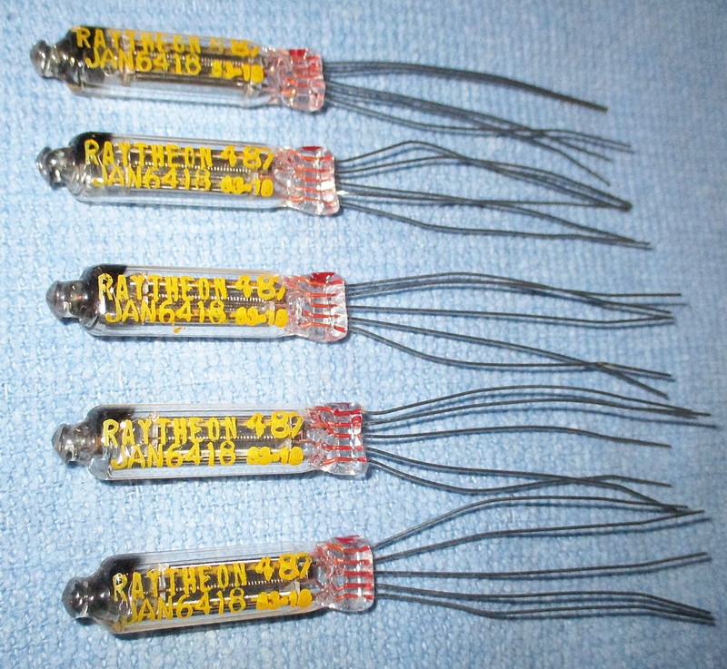 5 NOS Raytheon JAN 6418 Sub-Miniature Radio & Audio Pentode Vacuum Tubes