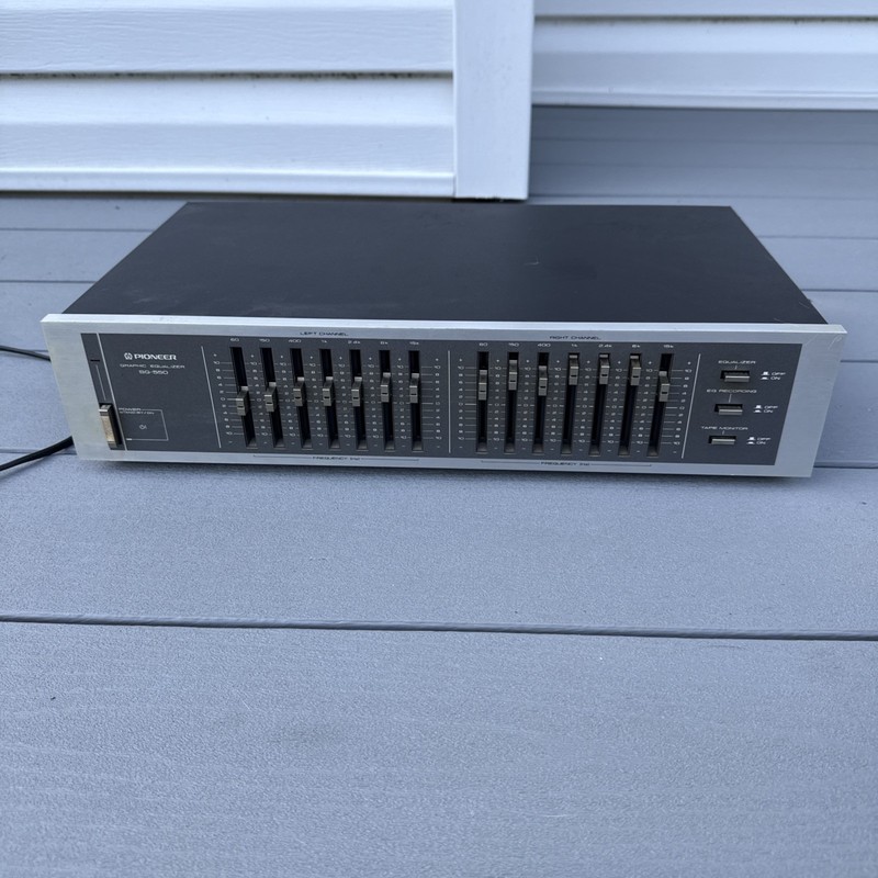Vintage PIONEER  SG-550 GRAPHIC EQUALIZER Japan Powers On