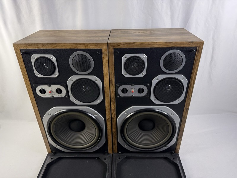 Vintage Japan Victory Components (JVC) SP-3310 3-Way Speaker System (1984)