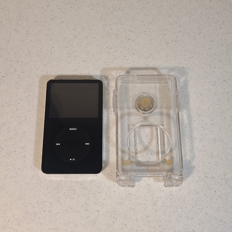 iPod 5g Gen (30 GB) A1136 Black 1789 Songs Needs a Battery For Parts Or Repair