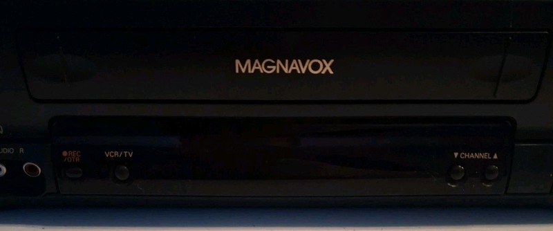 Magnavox VRU462AT02 Hi-Fi 4-Head VCR VHS Video Cassette Recorder Tested/Works!!! gallery