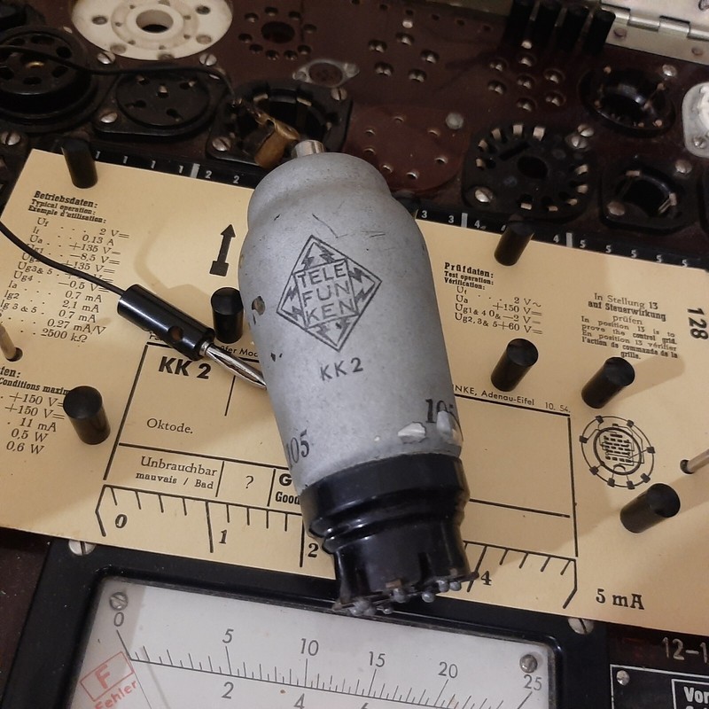 KK2 TELEFUNKEN TUBE NOS n1077