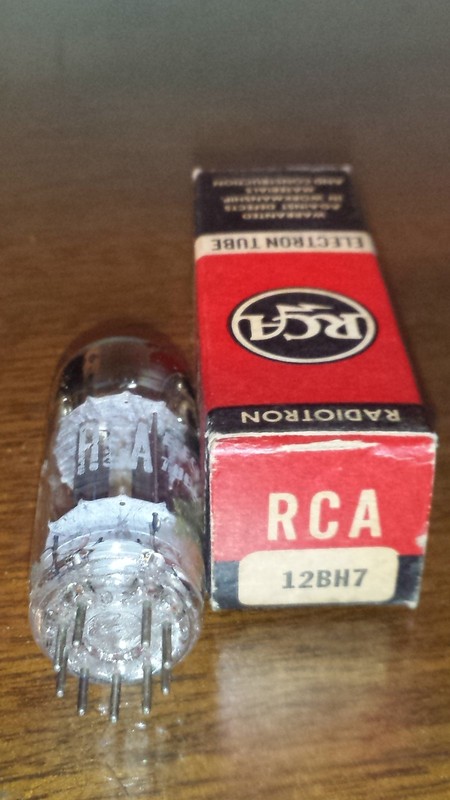 ⭐️RARE⭐️1950s NEW NOS NIB RCA 12BH7 Boxed Black Plate HorseShoe D Getter Tube gallery
