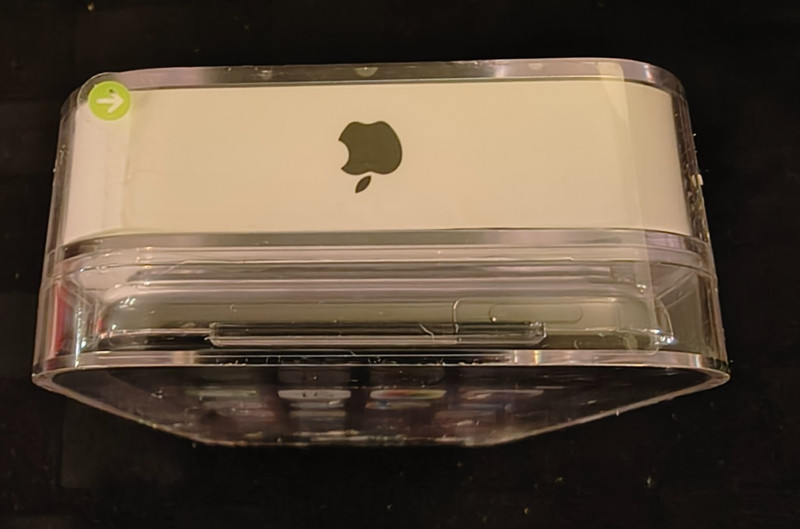 Apple iPod Touch 32GB (7th Generation) Media Player - Space Gray - Brand New gallery