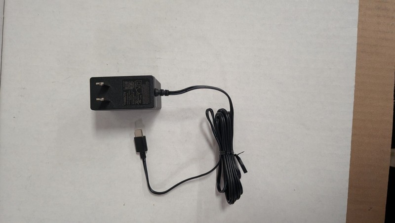 DirecTV AC ADAPTER EPS 21R0-500 1.5A 7.6 W Max 03.A Input : 100-240V 50/60 Hz