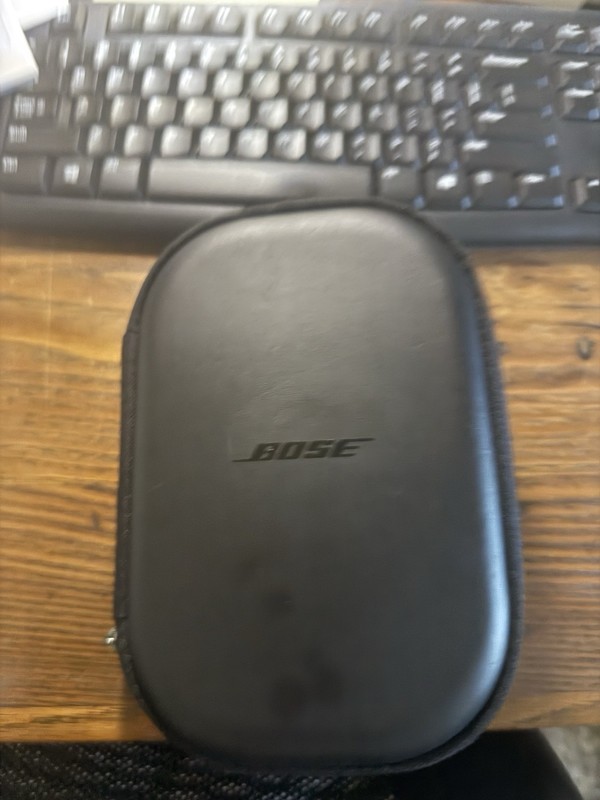 Bose QuietComfort Wireless Over-Ear Headphones – Black