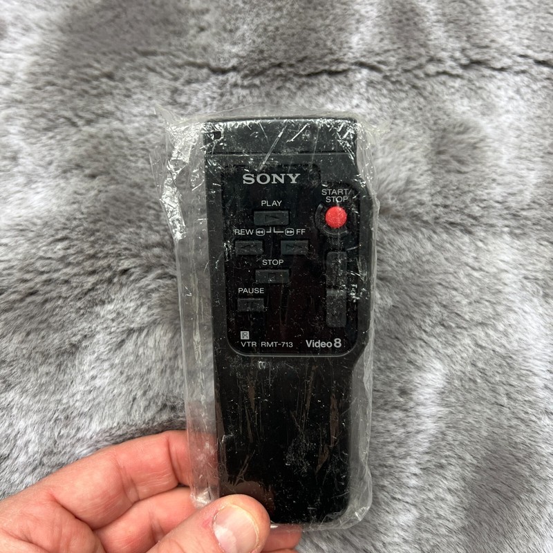 Sony Remote Control VTR RMT 713 Video8 Handy Cam Corder CCD TR31 TRV52 TR40 TR11