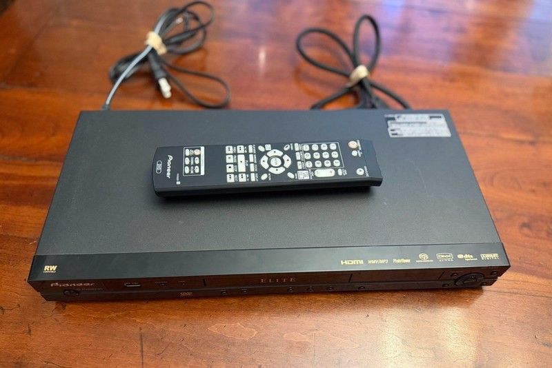 Pioneer Elite DV-48AV Pure Cinema DVD Player HMDI SACD w/h Remote Tested & Works