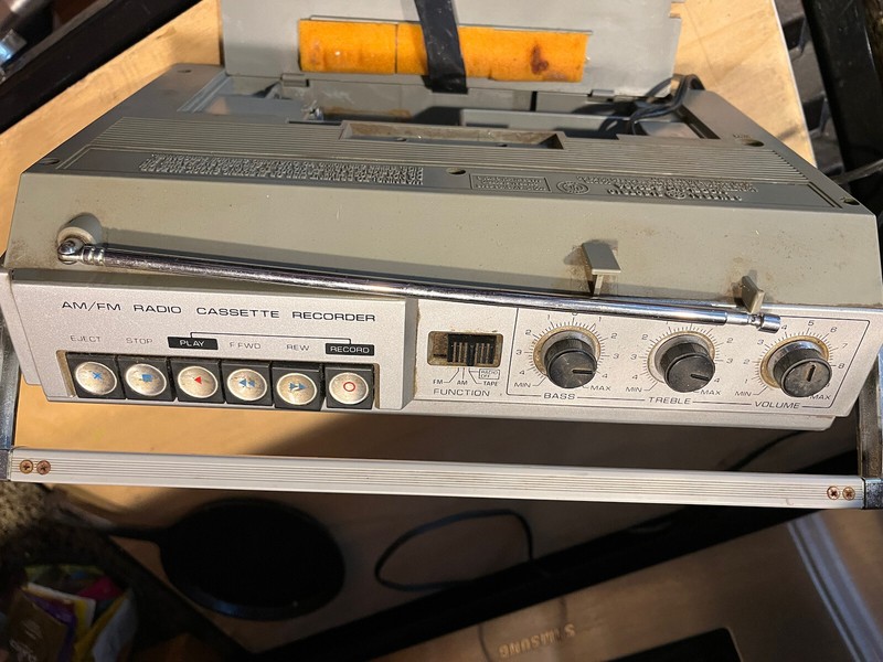 Vintage General Electric 3-5246A Stereo Boombox Portable Stereo Cassette Tested gallery