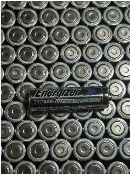 Energizer Ultimate Lithium AA Batteries 24 Count Bulk Brand New Exp 3/2050