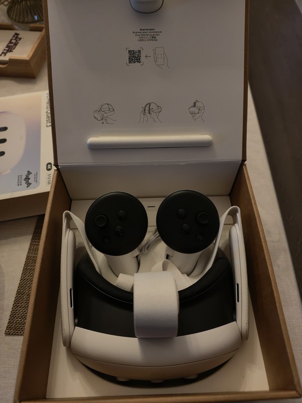 Meta Quest 3,512GB, Headset, 2 Controllers