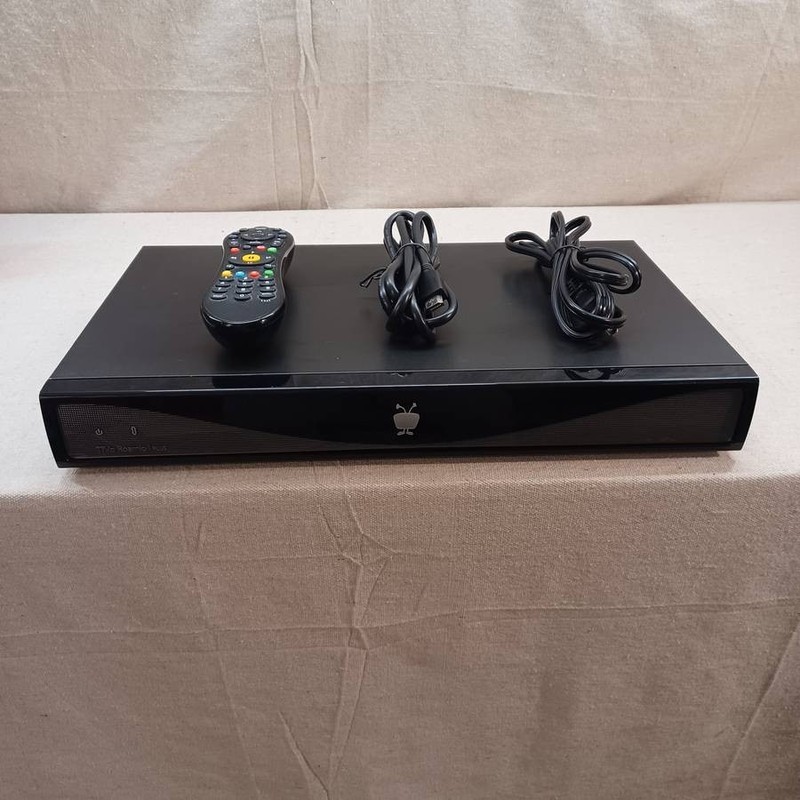 TiVo Roamio Pro 1 TB DVR 6 tuners, excellent condition
