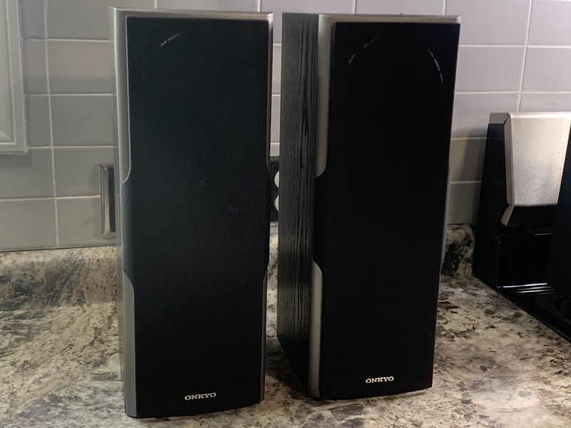 Onkyo SKF-540F Front Left & Right Speaker Very Nice Pair Black Quality Sound!