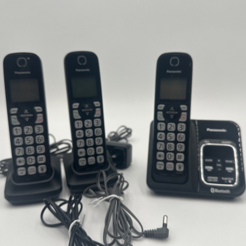 Panasonic KX-TGD560 Cordless Link2Cell 3 Handsets Answering Machine Bluetooth