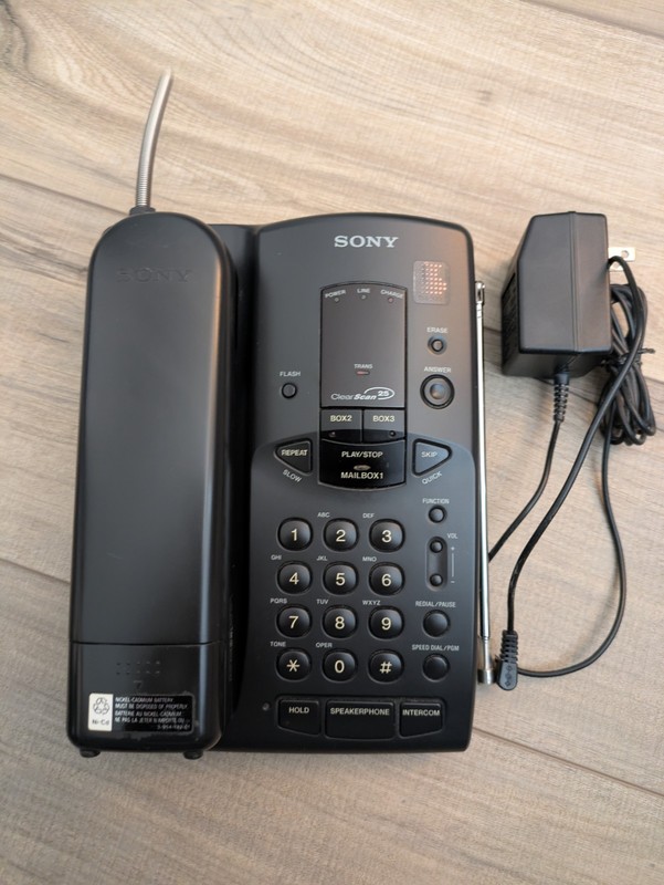 Black Sony Cordless Phone with All Digital Answering Machine System SPP-AQ600