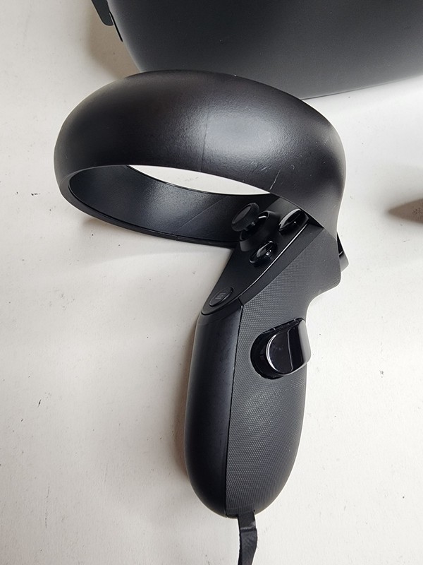 Oculus Quest 64GB 1st Gen VR Headset W/ 2 Controllers gallery