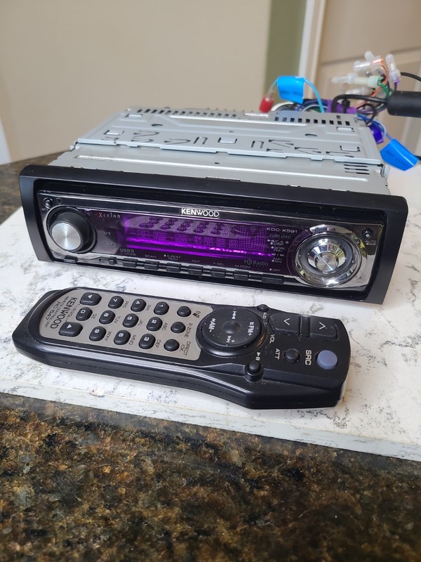 KDC-X591 Kenwood CD Am/Fm Stereo Receiver with Remote Lightly Used READY TO GO!