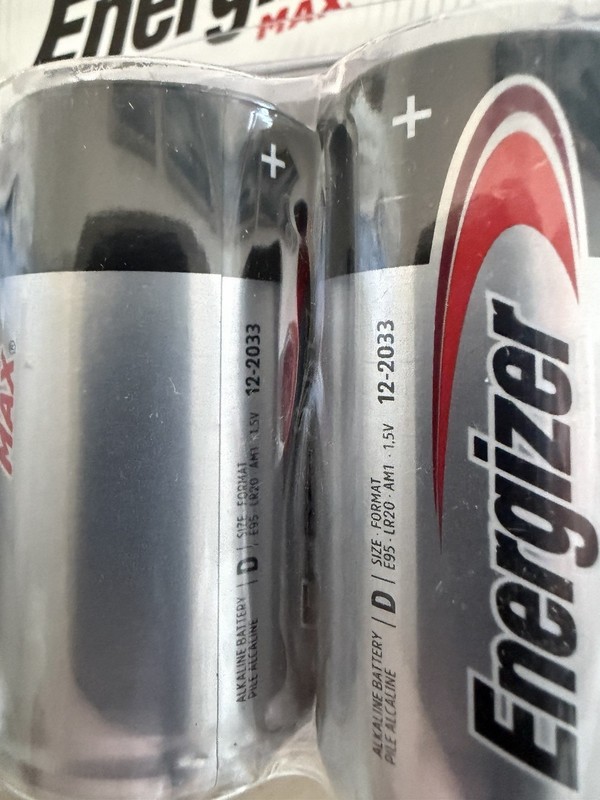 Energizer MAX D Batteries (8 Pack), D Cell Alkaline Batteries 12/2033 gallery