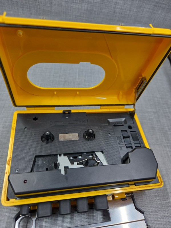 Sony Sports Walkman Radio Cassette Player WM-F45 Tested Working gallery