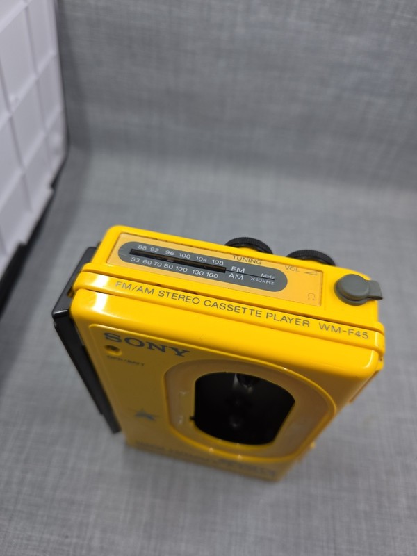 Sony Sports Walkman Radio Cassette Player WM-F45 Tested Working gallery