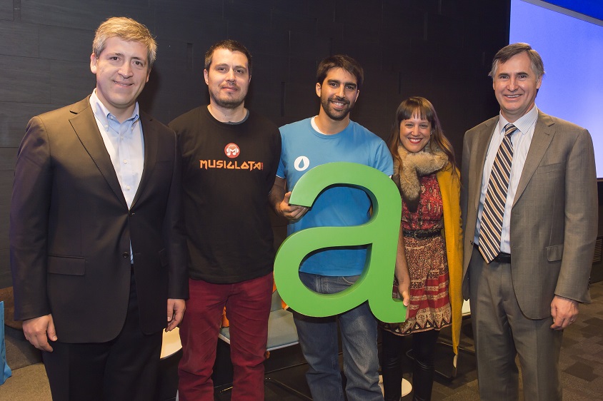Presentan a finalistas de Premio Avonni TIC Entel