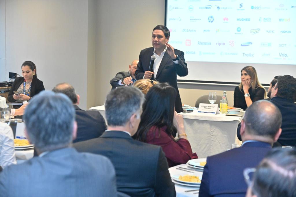 “Construiremos un verdadero ecosistema de innovación desde la economía popular en las regiones”: Ministro TIC