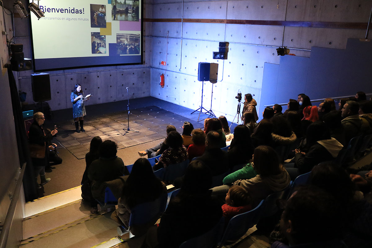 Más de 45 niñas y adolescentes presentan su aplicación móvil en programa Technovation Girls Chile