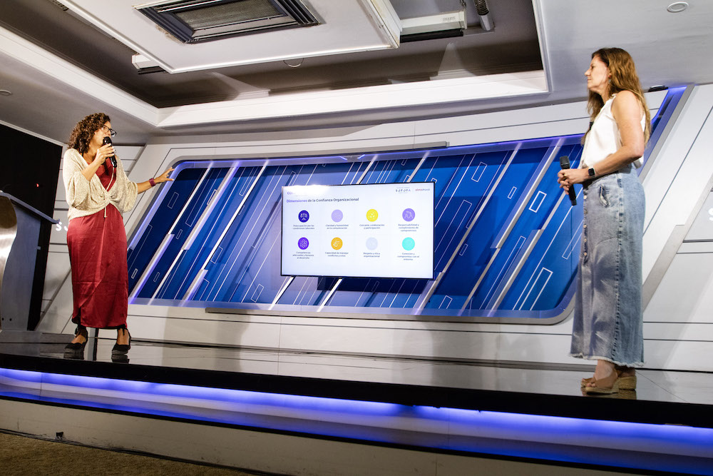 Amplia confianza de los chilenos en que la inteligencia artificial mejorará su trabajo