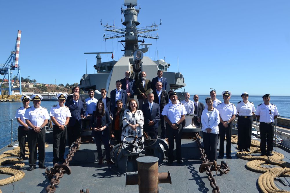 Consejo asesor estratégico del comité de construcción naval se reúne en fragata Condell de La Aramada de Chile