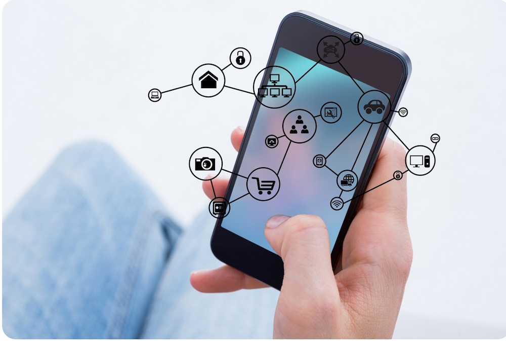 Servicios financieros, retail y entretenimiento lideran la adopción de canales digitales de atención a clientes en Chile