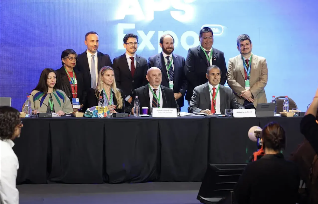 Comisión de Salud aborda financiamiento y protección de datos de pacientes en sesión realizada en la APSExpo2026